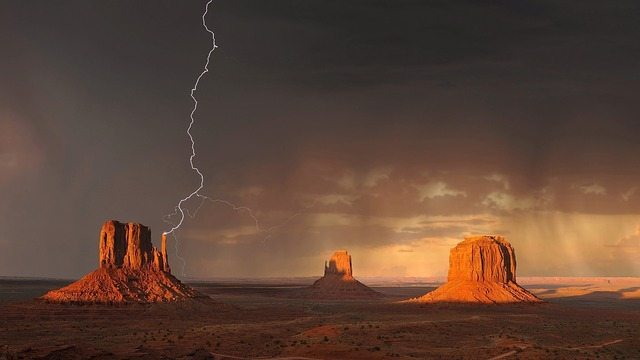 monument valley, lightning, storm
